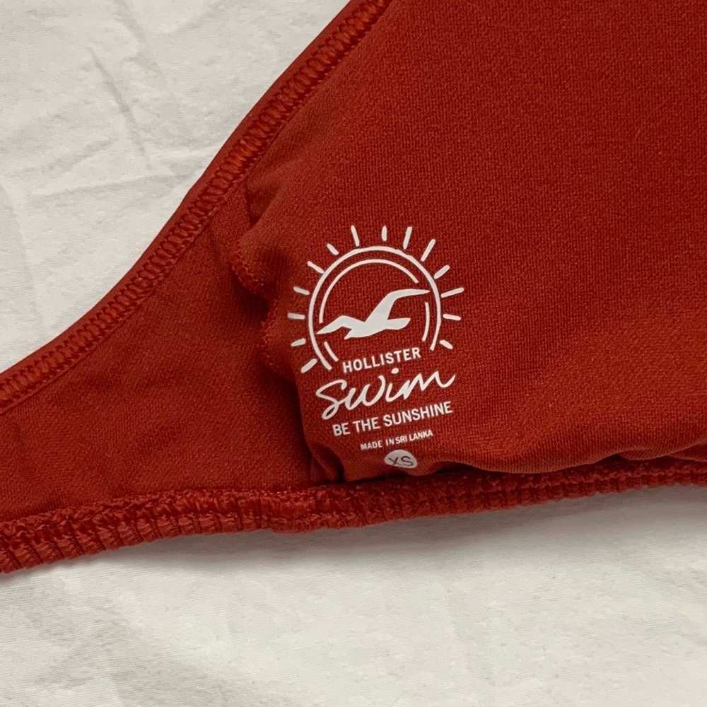 Red Ribbed Bikini Top - Picture 4 of 5